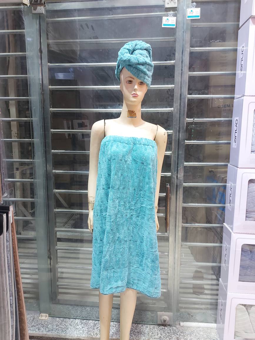 حوله استخری شنای همراه با کلاه